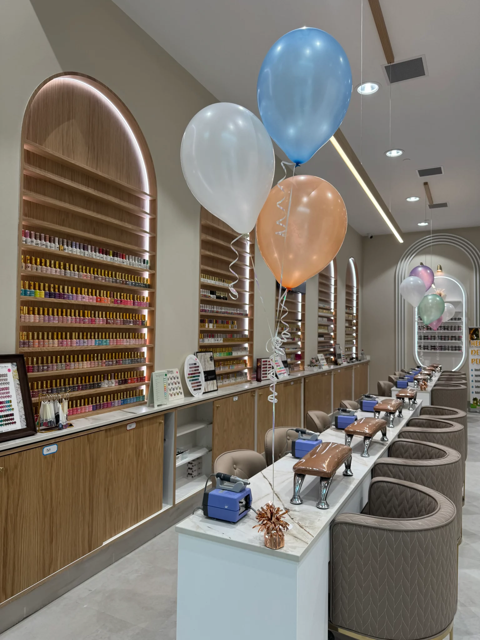 style="width: 100%; height: auto; object-fit: cover;"